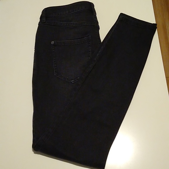 New INC high rise black denim with small black stone details on the front - Picture 10 of 14